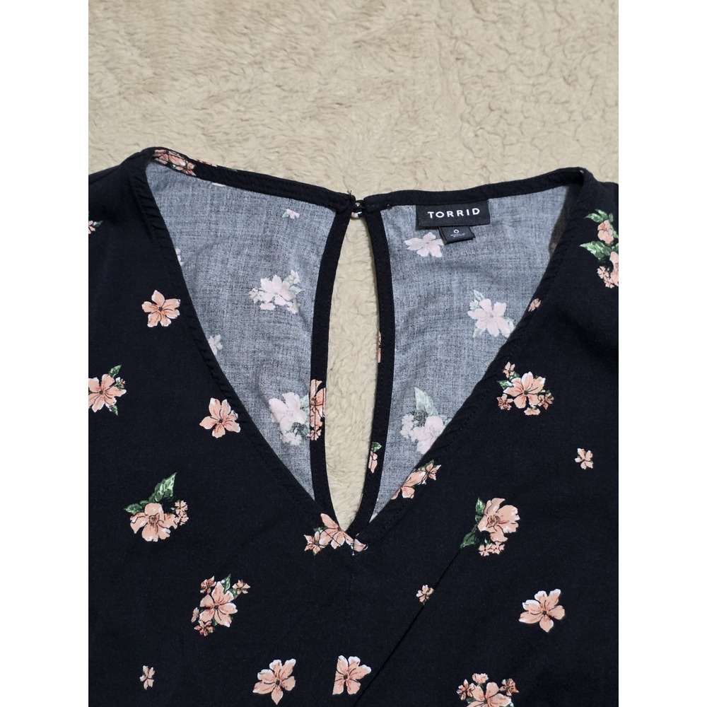 Torrid‎ Size 0 Black Floral Flutter Sleeve Wide Leg Jumpsuit - Picture 3 of 6